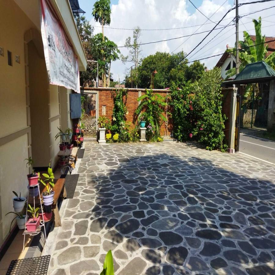 Homestay Punokawan Borobudur Magelang Exterior photo